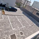 1 Bedroom Apartment In Makarska With Free Parking And Secured Parking On Beach
