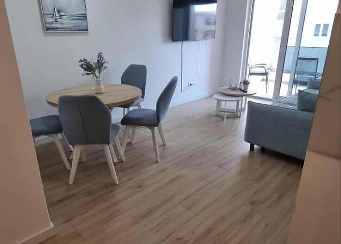 1 Bedroom Apartment In Makarska With Free Parking And Secured Parking On Beach