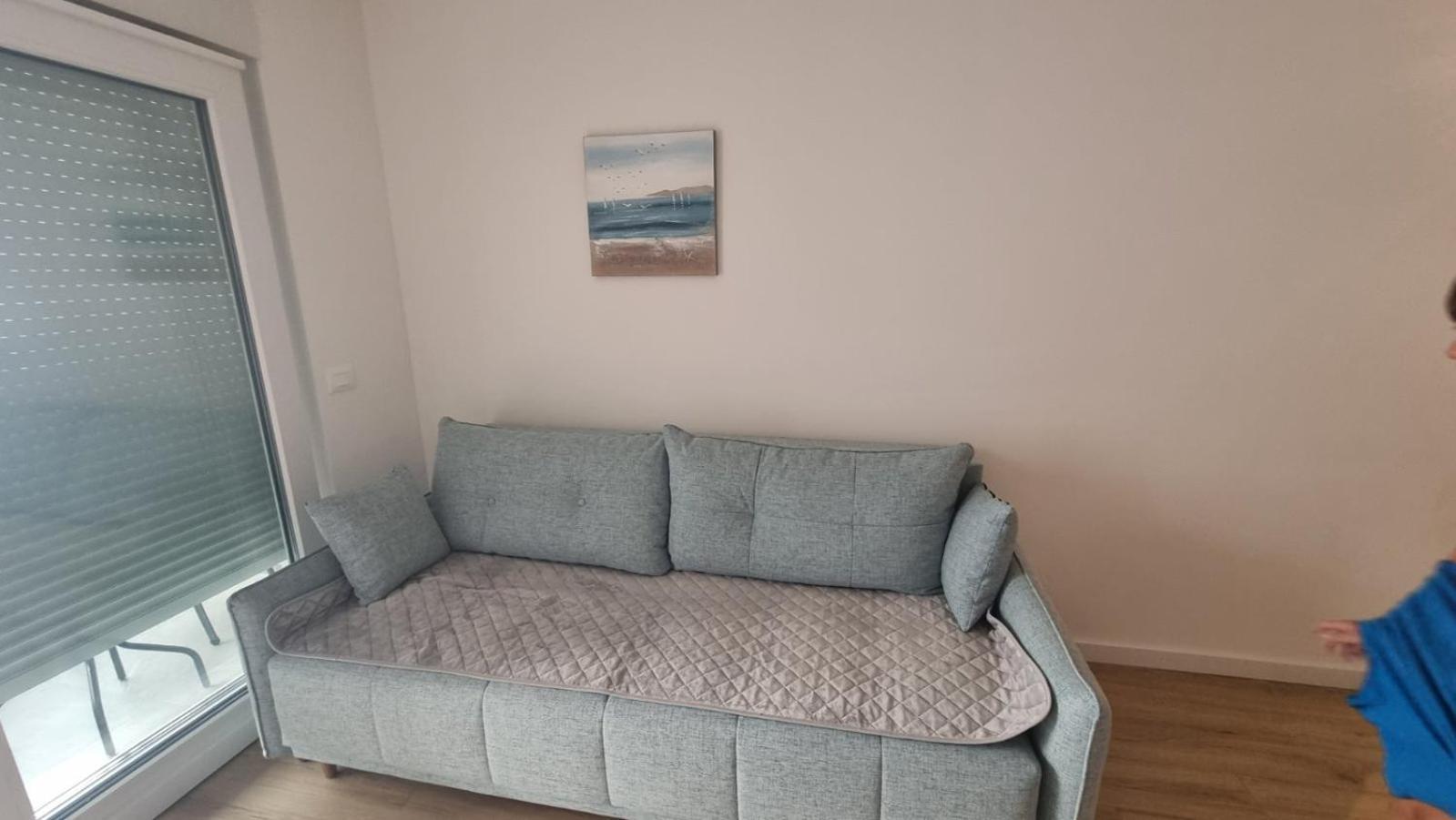 1 Bedroom In With Free Parking And Secured Parking On *