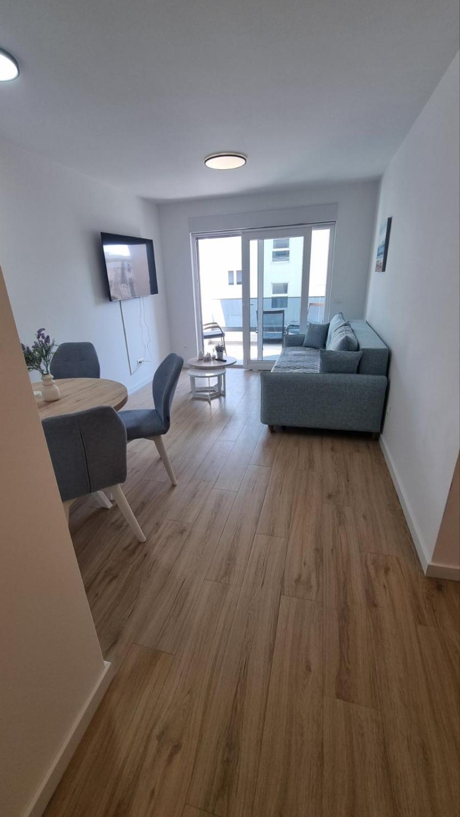 Apartment 1 Bedroom In With Free Parking And Secured Parking On Makarska