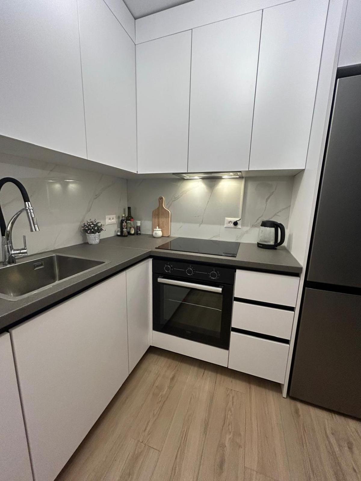 1 Bedroom In With Free Parking And Secured Parking On Apartment Makarska