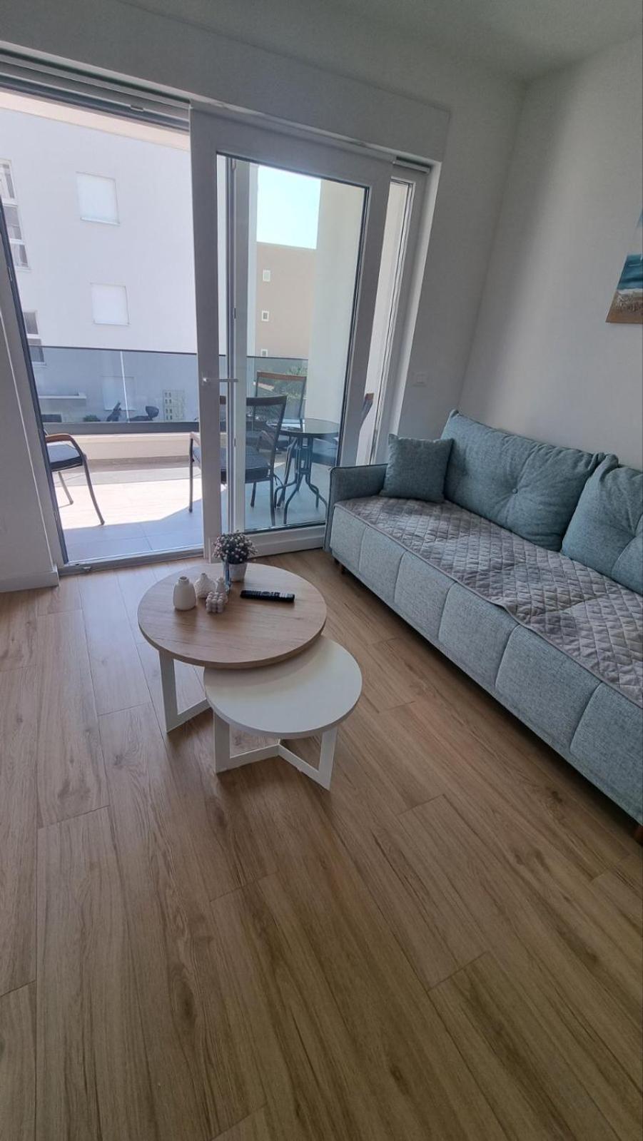 Apartment 1 Bedroom In With Free Parking And Secured Parking On *